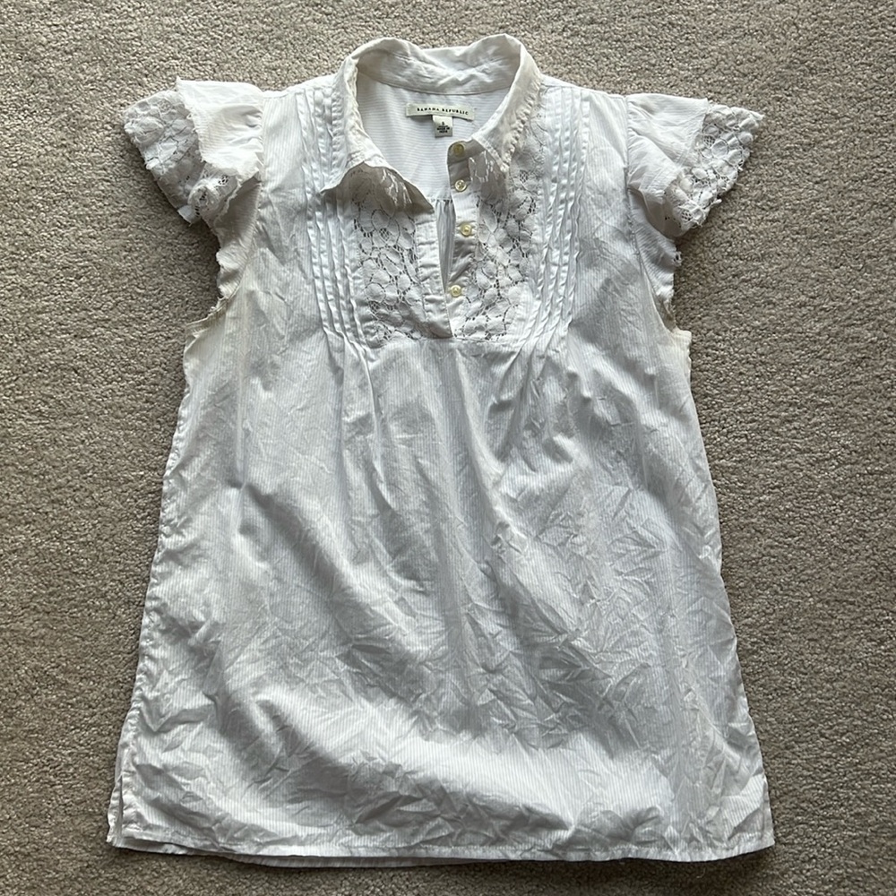 Lace detail sleeveless top small